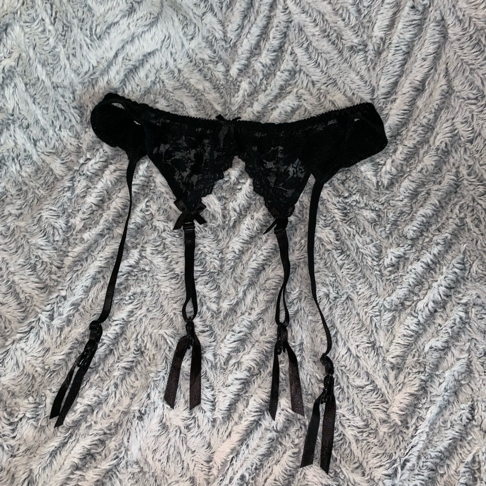 ❌SOLD❌ Garter belt